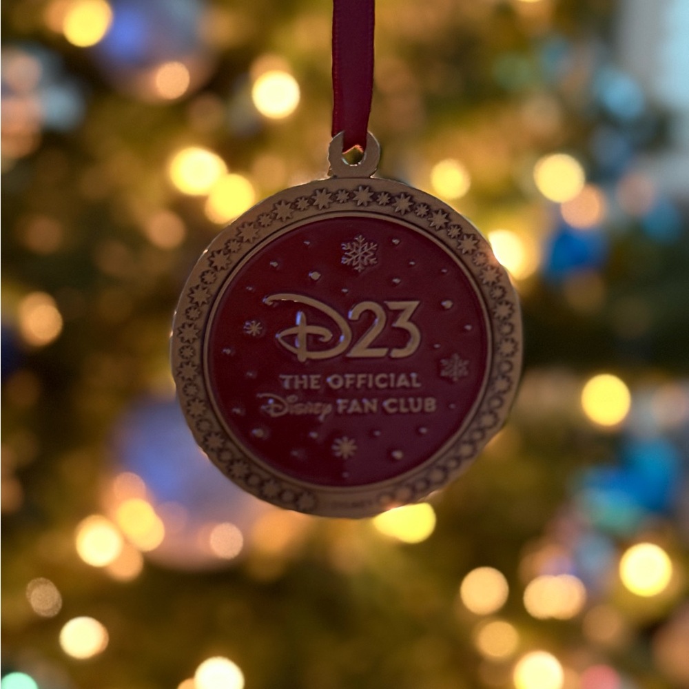 Disney D23 Exclusive Home Alone 35th Anniversary Ornament - Picture 2 of 7